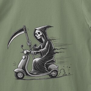 Divertida camiseta con scooter de la Parca, camiseta gráfica unisex para Halloween, entusiastas de Ghost Rider, lindo regalo para fiestas de Halloween, ropa informal