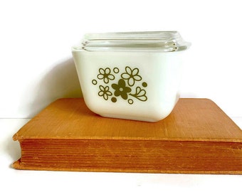 Vintage Pyrex Refrigerator Dish with Lid, Spring Blossom, White with Green Flowers
