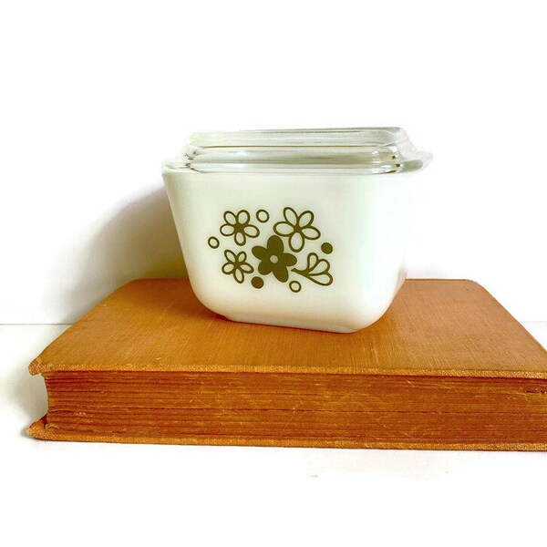 Vintage Pyrex Refrigerator Dish with Lid, Spring Blossom, White with Green Flowers