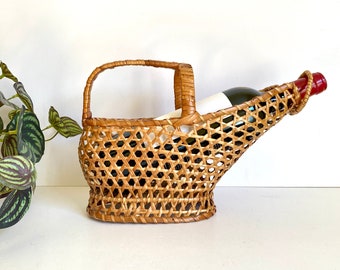 Vintage Wicker Wine Bottle Holder or Caddy, Wine Basket with Loop, Open Weave