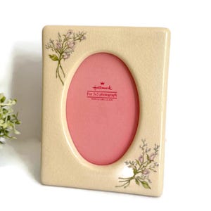 Vintage Hallmark Ceramic Floral Frame, Cream Crackle Glaze Oval Picture Frame, 3x5 Cottagecore Shabby Chic Tabletop Decor, Housewarming Gift