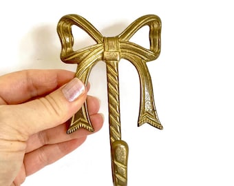 Vintage Brass Bow Wall Hook,Ribbed, Grandmillenial Decor