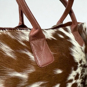 Borsa tote in pelle bovina, borsa a tracolla western in vera pelle con pelo, borsa boho fatta a mano per lei immagine 3