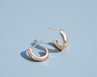 Boucles d'oreilles Huggie en argent sterling S925 | Petites créoles ouvertes pour femme | Créoles légères hypoallergéniques chics| Cadeau bijoux minimaliste