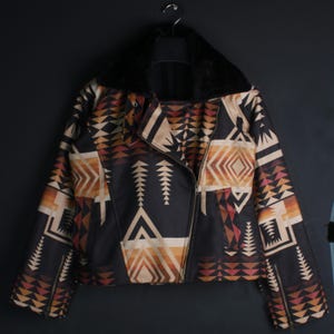Kelly Reilly Aztec cropped jas met schapenvachtkraag - Western wollen jas voor dames - TV-show cosplay