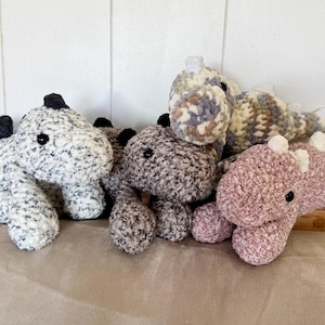 Handmade Crochet Dino Plush – Amigurumi Dinosaur Stuffed Toy – Cute Prehistoric – Perfect Gift for Dinosaur Enthusiasts.