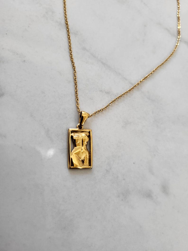 Heilige vrouwelijke kettingoorbellenset | Gouden godin silhouet sieraden| Goddelijk vrouwelijk cadeau afbeelding 6