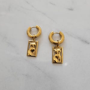 Heilige vrouwelijke kettingoorbellenset | Gouden godin silhouet sieraden| Goddelijk vrouwelijk cadeau afbeelding 5