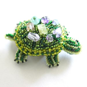 Bead Embroidered Tiny Turtle Pin Tutorial