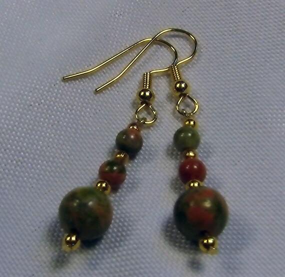 Items similar to Green Coral Marbled Stone Bead Earrings on Etsy