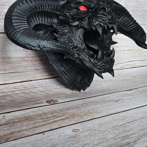 Teschio di Demone Abissale Stampato in 3D da Parete | Balrog | Trofeo di Mostro Dark Fantasy, Decorazione Gotica