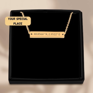 Personalisierte Koordinaten Halskette, individuell gravierter Schmuck, spezieller Ort auf der Erde, horizontale Leiste Namensschild, Geographie Karte Geschenk