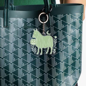 Halloween Ghost Horse Keychain with Pumpkin | Spooky Cute Acrylic Bag Charm | Unique Fall Accessory | Equestrian Trick or Treat Gift
