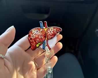 Odznaka z motywem wątroby w kształcie kwiatów: identyfikator medyczny pielęgniarki gastroenterologa