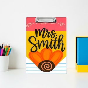 Personalized Teacher Clipboard – Cute Pencil Design with Custom Name for Teachers, Educators, Fun and Colorful Back to School Classroom Gift