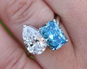3,00 Ctw Bague en moissnaite taille poire et radiant bleu et blanc Bague en moissanite Toi et Moi Bague en or blanc et diamant