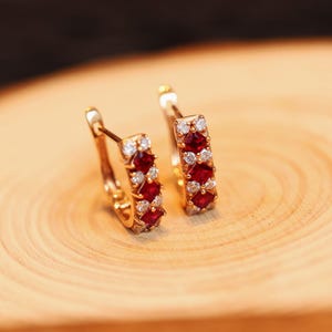 18K Gold Natural Ruby & Diamond Earrings 0.55 ct Princess Cut – Mozambique Red