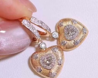 Pendientes colgantes de diamantes en forma de corazón en oro de 18 quilates: elegantes diamantes sudafricanos