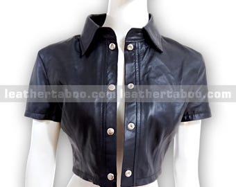 Camisa corta de piel de oveja negra: blusa de manga corta con botones