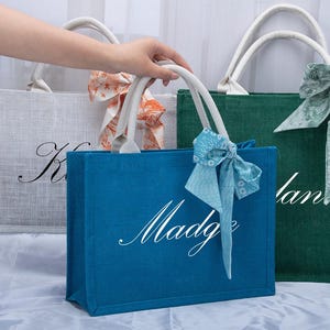 Personalized Bridesmaid Burlap  Bag,Custom Burlap Tote Bag,Beach Tote Bag ,Bachelorette Party Favor,Jute Bag,thank you bag,Wedding Gift Bag
