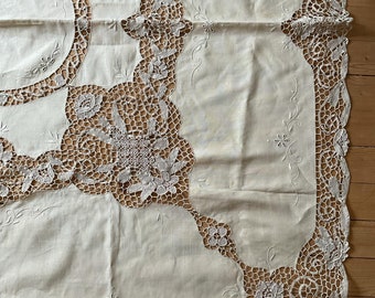 Vintage Beige Linen Hand Embroidered Needlepoint Lace Tatting Tablecloth