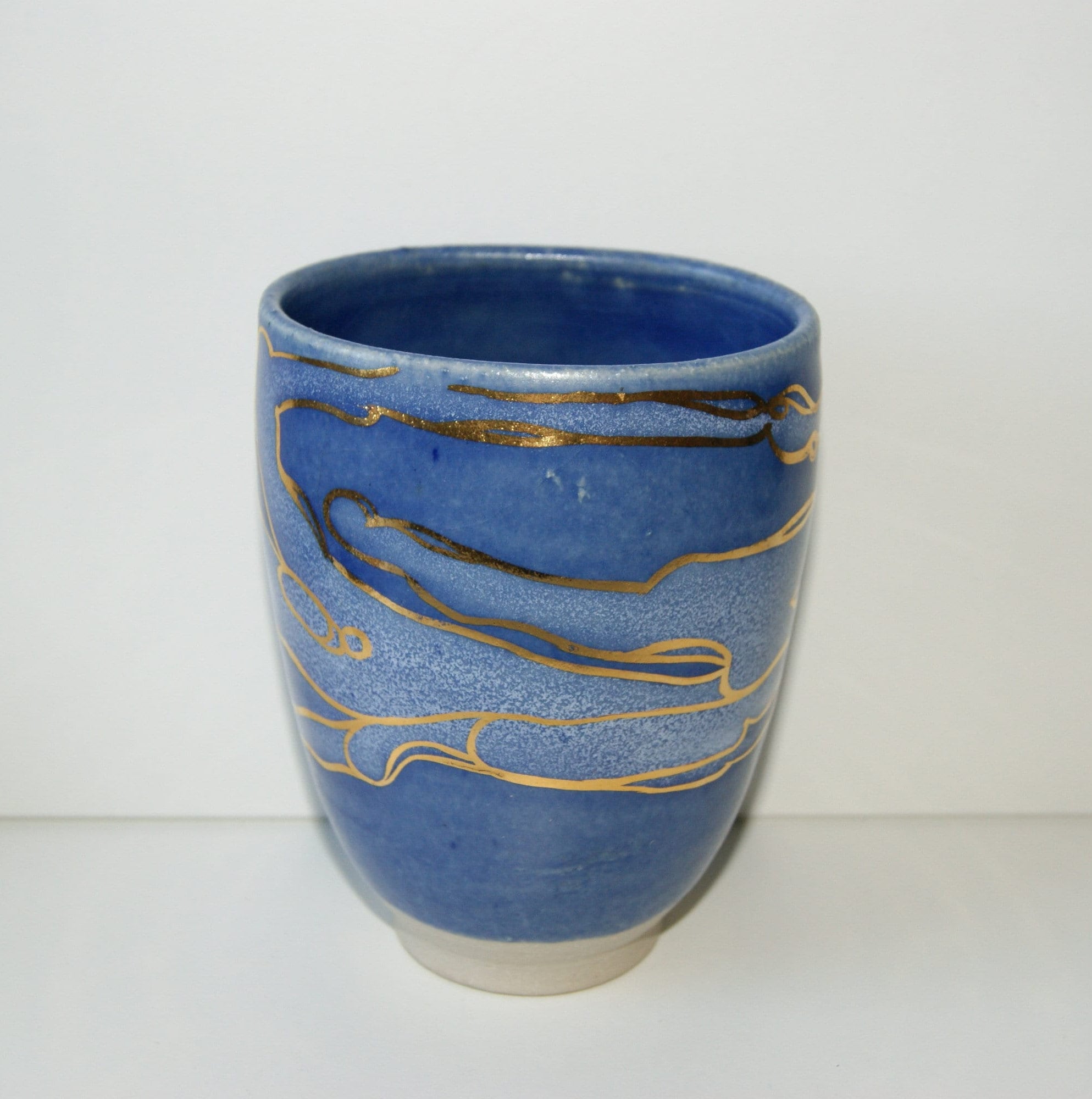 青と金のストーンウェアセラミックカップ - コレクターズティーカップ
