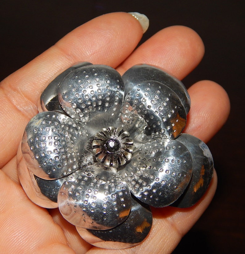 20/% Sale Vintage Metal Flower Hair Pin