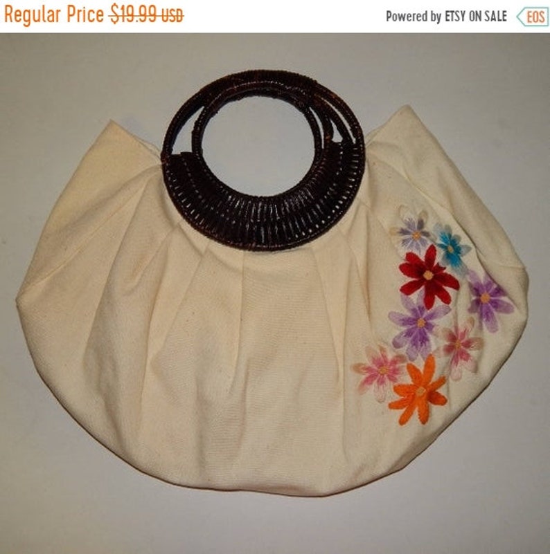 50/% Discount Off White Canvas Floral Embroidery Summer Beach Bag