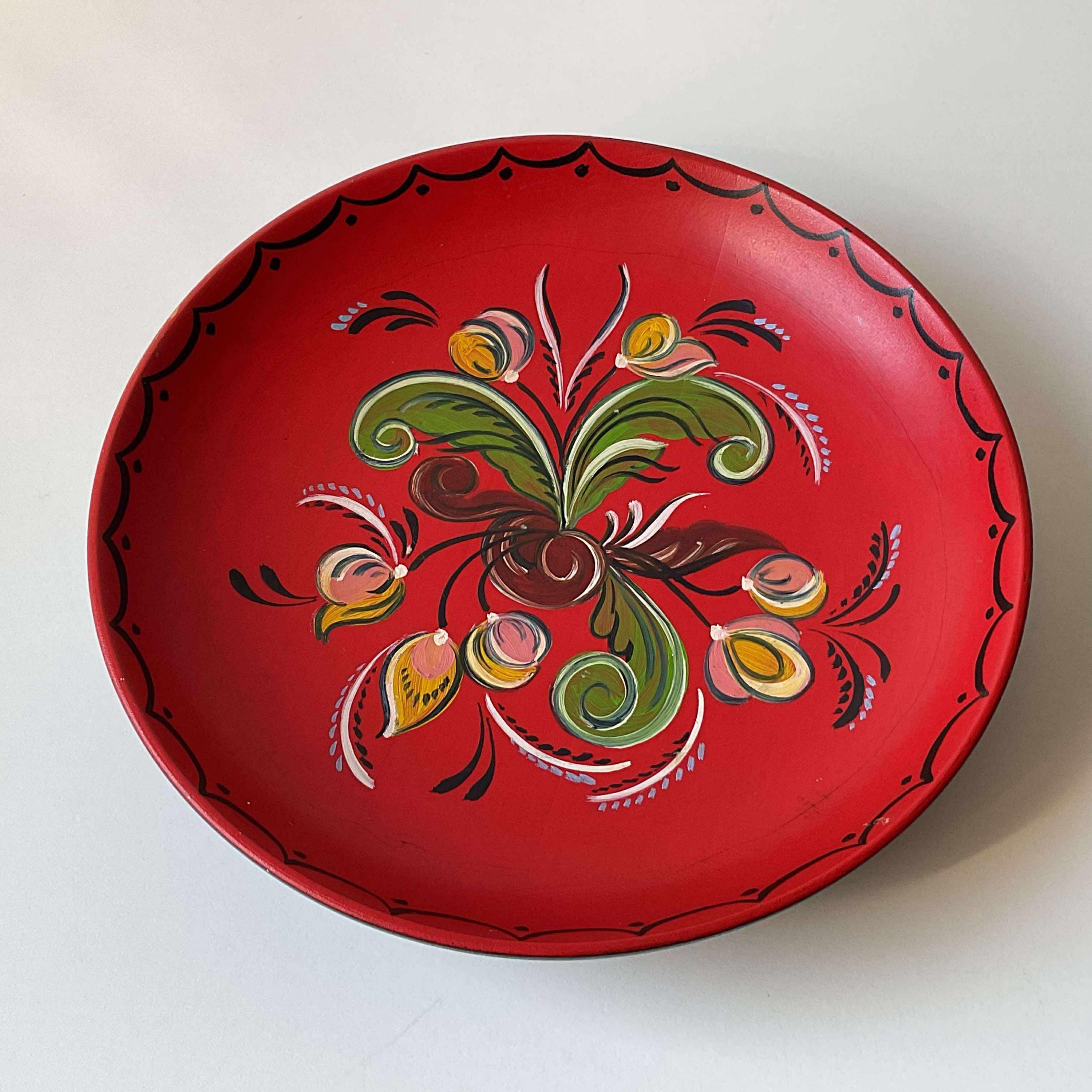 ノルウェーの民芸品 手描きローズマリング木製プレート コレクターズ