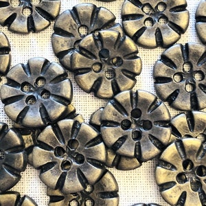 Vintage Daisy Buttons: Antiqued Brass Finish, Jewelry Supplies, Crafting (5 In Lot)