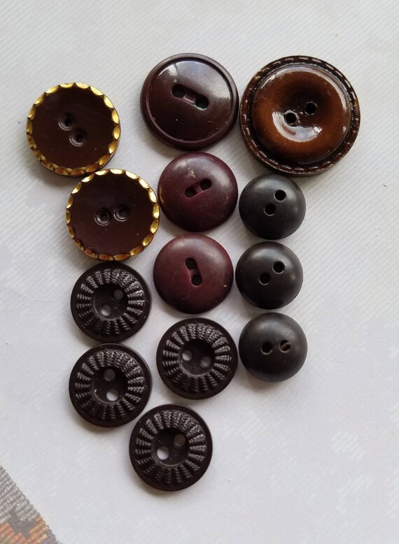 Vintage Plastic Buttons, Shades of Brown, Brown With Gold Trim, 2 Hole Sew  Through, Coats, Jackets, Blazers, 13 in Lot, 13-18 Mm, 1/2-11/16 