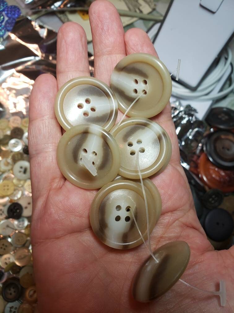 Hemline Beige and Brown Marble 4 Hole Buttons. 15mm Diameter. Qty 10.