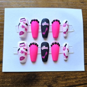 Beautifully Pink Press On Nail Set