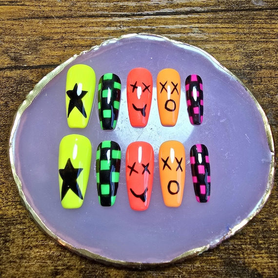 The 90's Are Calling Press On Nails