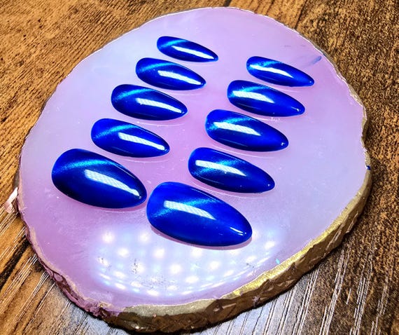 Blue Sapphire Cat Eye Press On Nails | Handmade Gel-X Nails