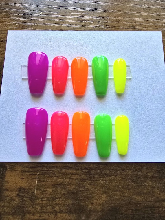 Glow In The Dark Press On Nails: Neon Highlighter Hearts