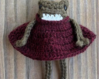 Rana de peluche pequeña de patas largas tejida a crochet con vestido / Llavero de rana mini tejido a crochet / Colgante de bolso de rana hecho a mano / Rana de peluche con ropa