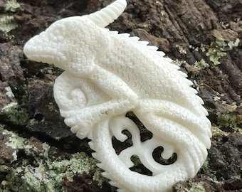 Chameleon Spirit Talisman, Hand-Carved Bone Reptile Totem for Nature Jewelry