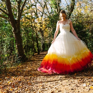 PHOENIX Dip Farbstoff Ombre Hochzeit Kleid Seide und Tüll mit Spitze Detail Herbst Feuer Farben Elfenbein rot Orange gelb UK made to order benutzerdefinierte Größe Bild 2