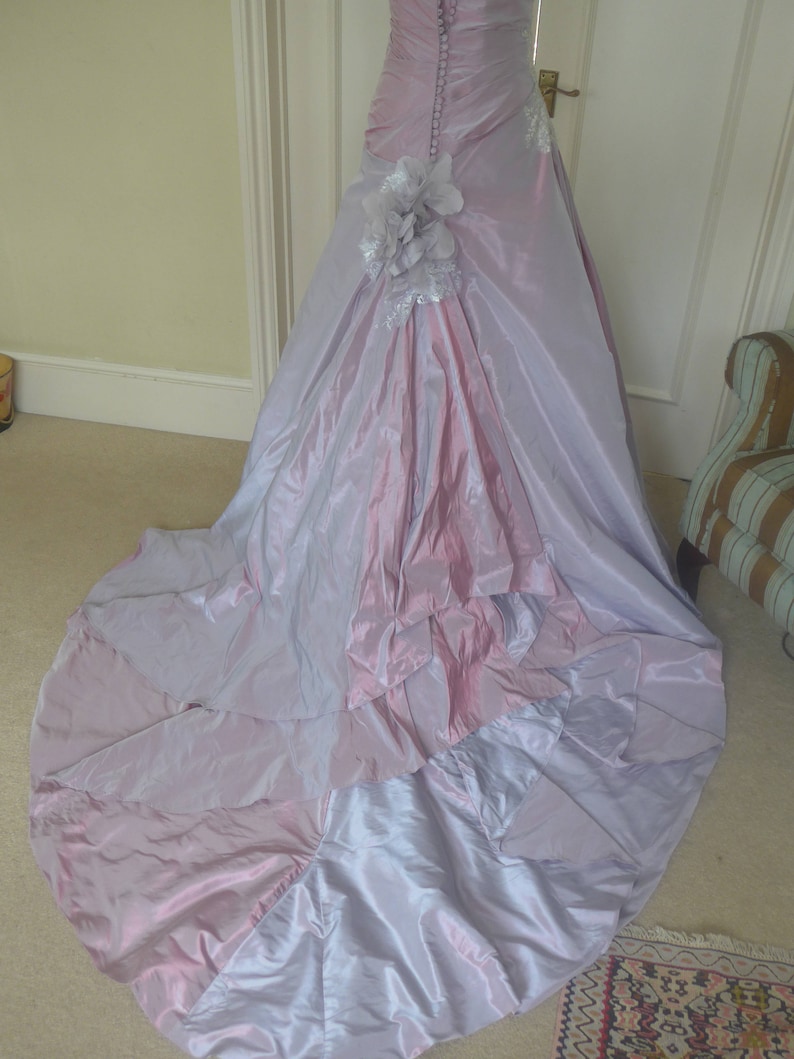 Lila Flieder Taft Brautkleid mit silberner Spitze Bolero, UK Größe 8/10 Bild 5