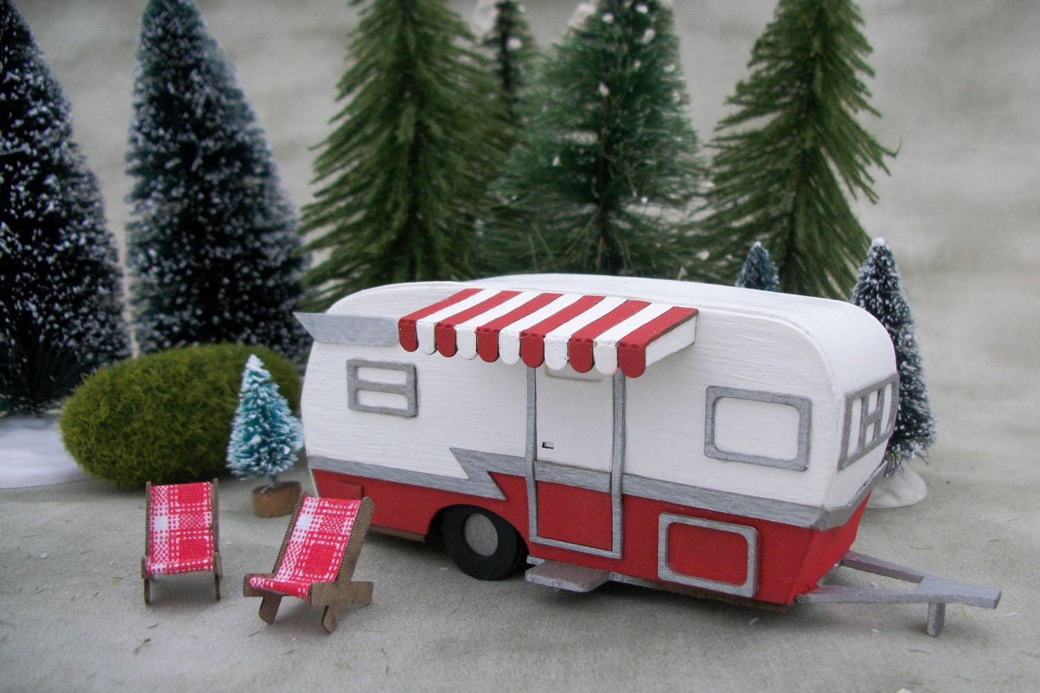 Miniature Greenlight – Caravane Tear Drop Trailer – Échelle 1/24 – Divers