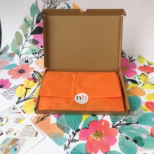 Überraschungsgeschenkbox - handgefertigte Nieten, buntes Notizbuch