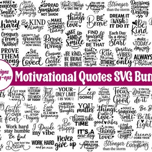 Könnte beinhalten: Eine Sammlung von 73 Motivationszitaten in einem SVG-Bundle. Das Design zeigt verschiedene handschriftliche Sätze wie „Sei mutig“, „Träume es, wünsche es dir, tu es“ und „Mache heute erstaunlich“. Das Farbschema ist hauptsächlich Schwarz und Weiß.