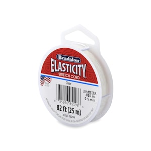 Op de afbeelding: Een spoel helder Beadalon Elasticity stretchkoord. Het etiket luidt "Clear" en "Diameter 0,5 mm". De spoel bevat 25 m koord. Gemaakt in de VS.