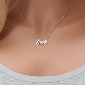 Collar de autobús personalizado, colgante con inicial personalizada, regalo de autobús escolar, regalo para conductor de autobús, regalo de graduación, regalo para amantes de los viajes, 3045B