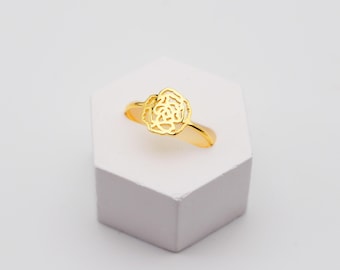 Personlig nejlikering, sterlingsilverring med blomma i januari, läckra blomstersmycken, present till henne, present till mor, födelsedag, 1021
