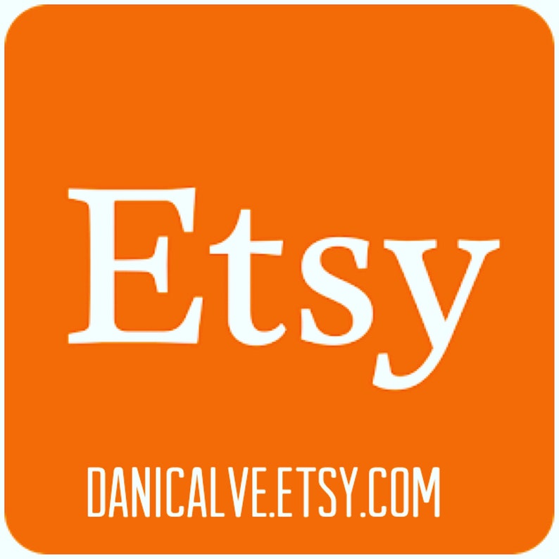 Puede incluir: Gr&aacute;fico cuadrado naranja con la palabra blanca "Etsy" en negrita, fuente serif. Debajo de la palabra Etsy est&aacute; el texto "DANICALVE.ETSY.COM" en una fuente sans-serif m&aacute;s peque&ntilde;a.