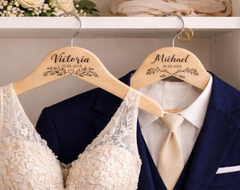 Percha de boda personalizada, percha de madera a medida, percha para novios, percha para vestido de novia, regalo para damas de honor, recuerdo de boda