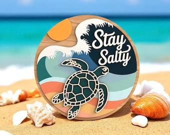 Welkomstbord Stay Salty Sea Turtle digitale bestanden SVG-gelaagde strand ronde teken digitaal bestand, Coastal Ocean Glowforge SVG, decor gesneden bestand