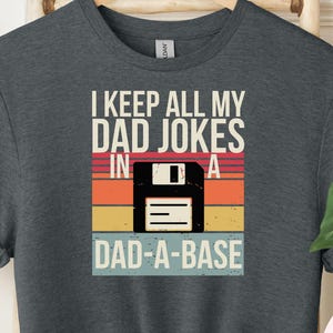 Je garde toutes les blagues de mon père dans une chemise pour papa, nouvelle chemise papa, chemise drôle de papa, chemise papa, chemise fête des pères, meilleure chemise papa, cadeau pour papa
